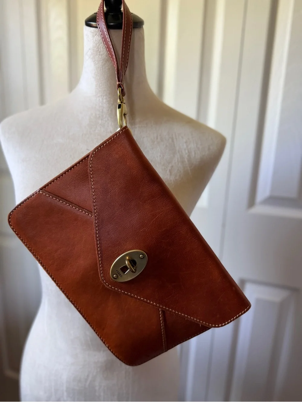 Fossil Brown Leather Wristlet Clutch with Gold Hardware - Picture 1 of 5